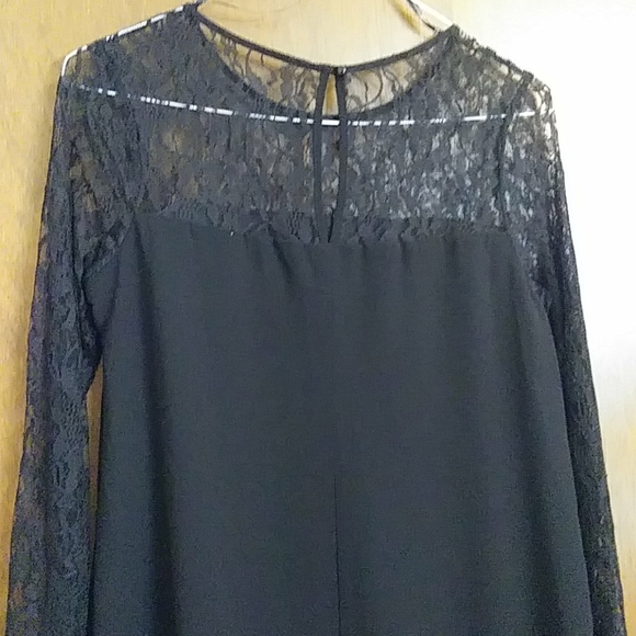 🆕Long sleeved Lace Dress - Picture 4 of 11